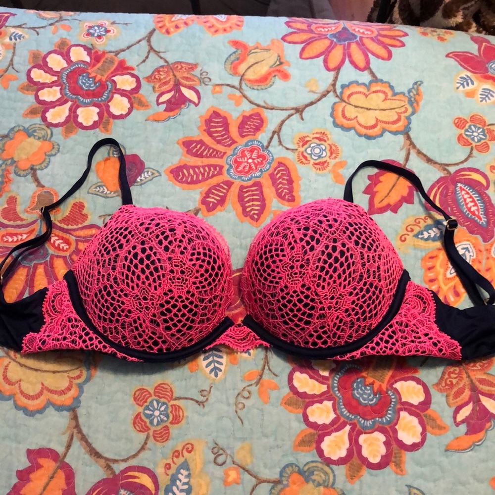 Pink&Navy Lace Victoria’s Secret Bombshell Bra 34C